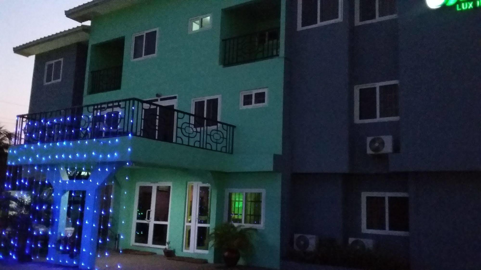 Bella Luxury Hotel Accra Exterior photo