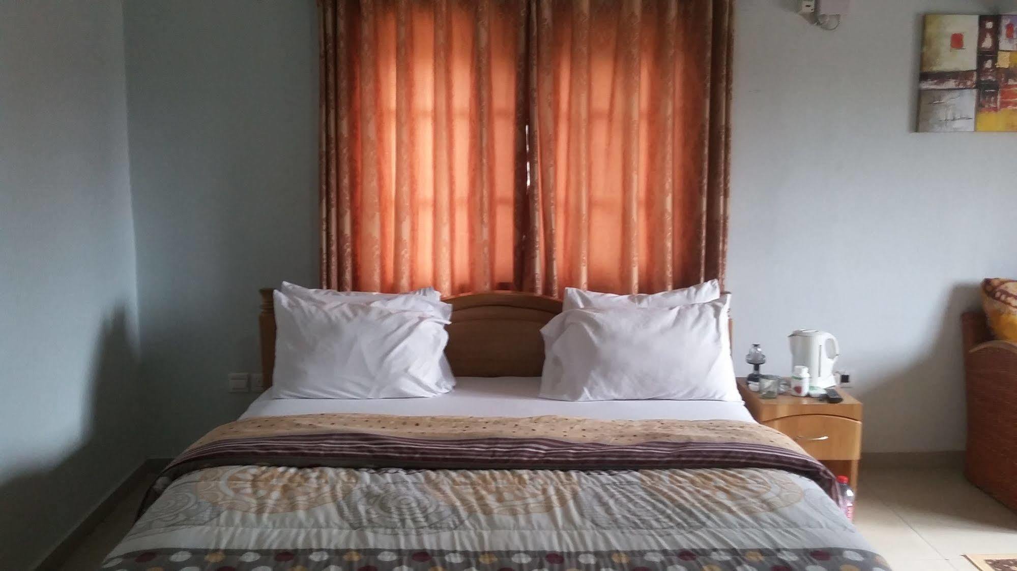 Bella Luxury Hotel Accra Exterior photo