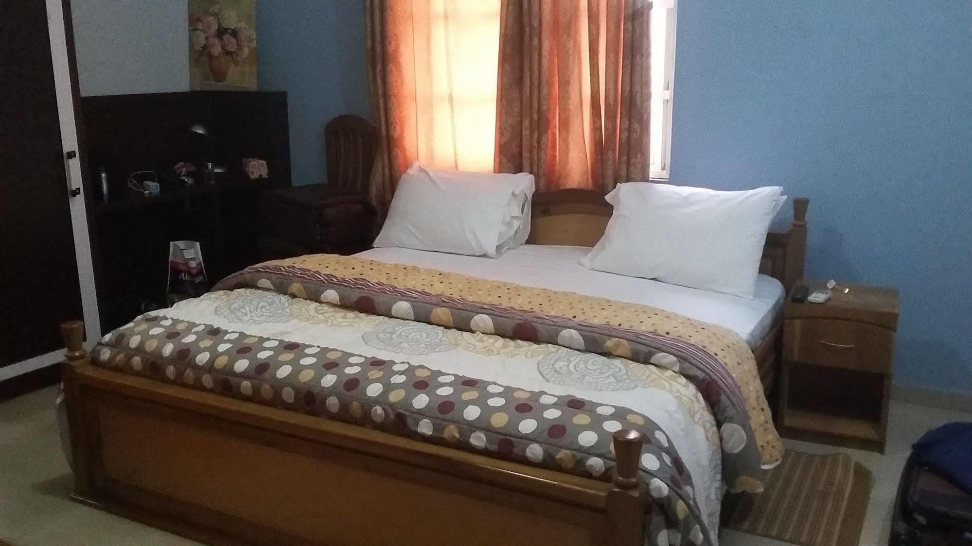 Bella Luxury Hotel Accra Exterior photo