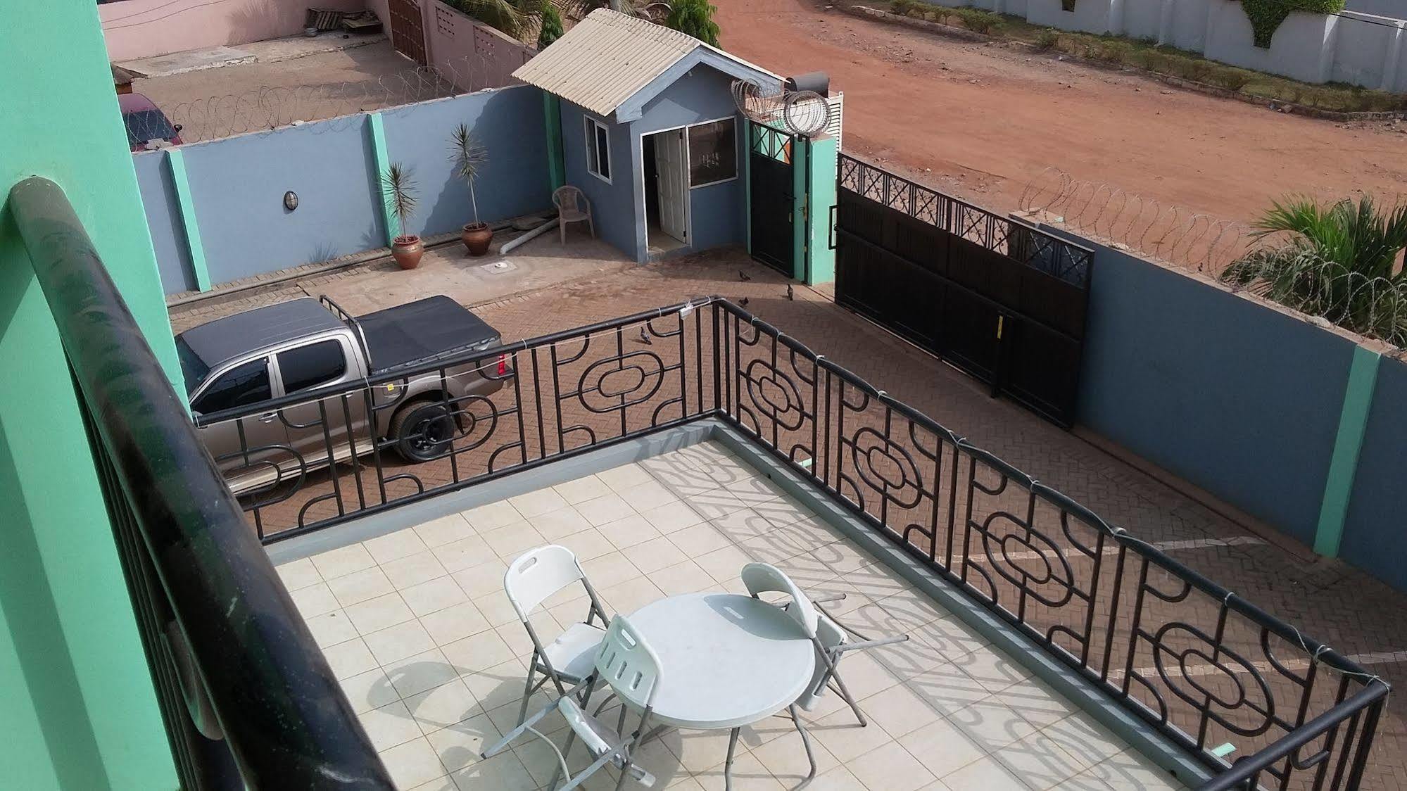 Bella Luxury Hotel Accra Exterior photo