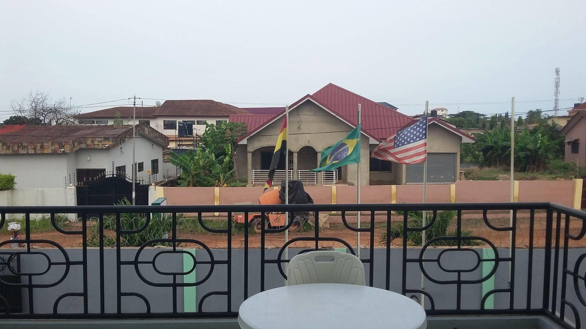 Bella Luxury Hotel Accra Exterior photo